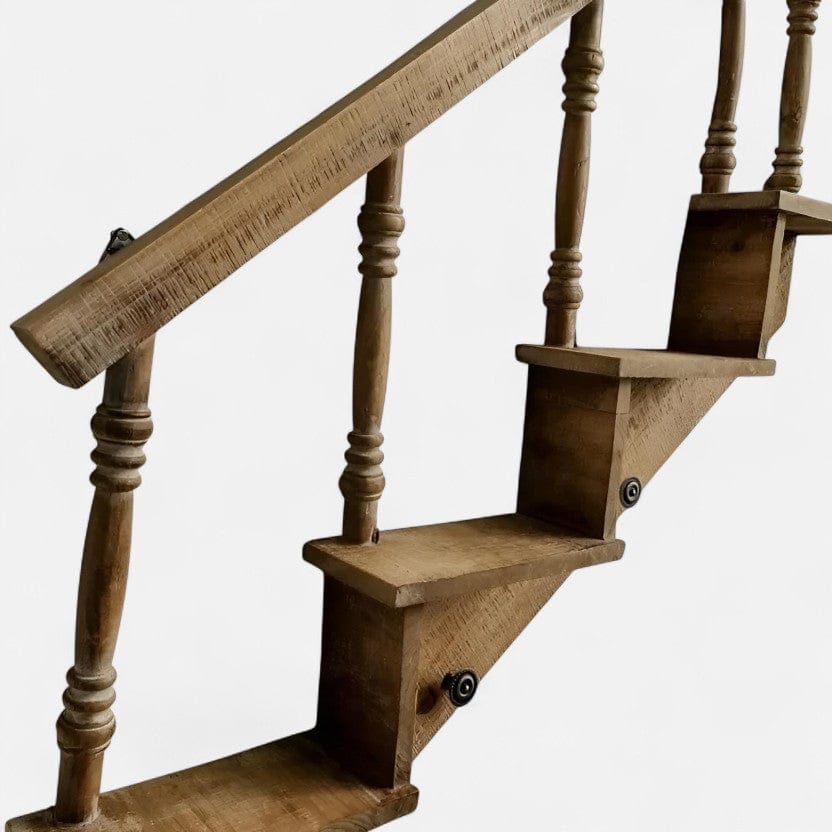 Etagere murale escalier